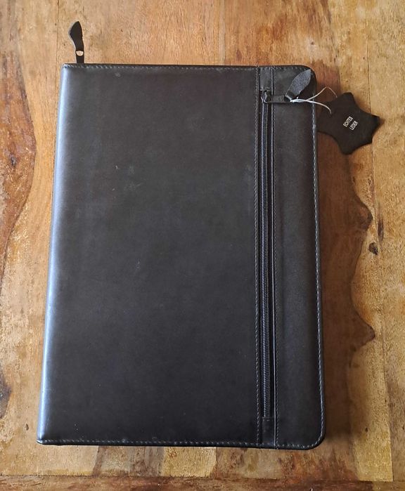 папка за документи естествена кожа черна с цип А4 внос от Италия