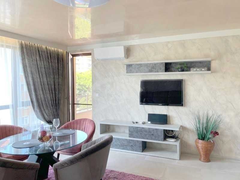 Продава се Двустаен апартамент в Пловдив, Младежки Хълм - 72 кв.м за 2591 €/кв.м - Снимка #1