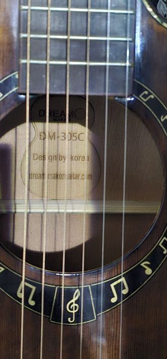 Orginal Gitara sotiladi