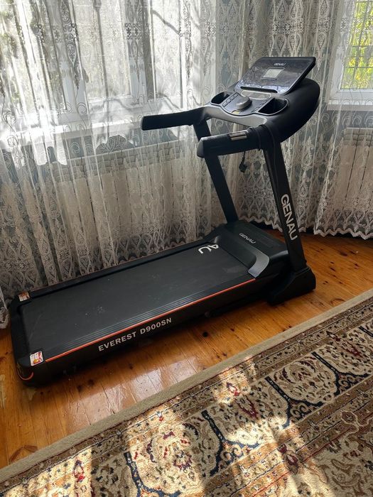 Беговая дорожка, тренажерная