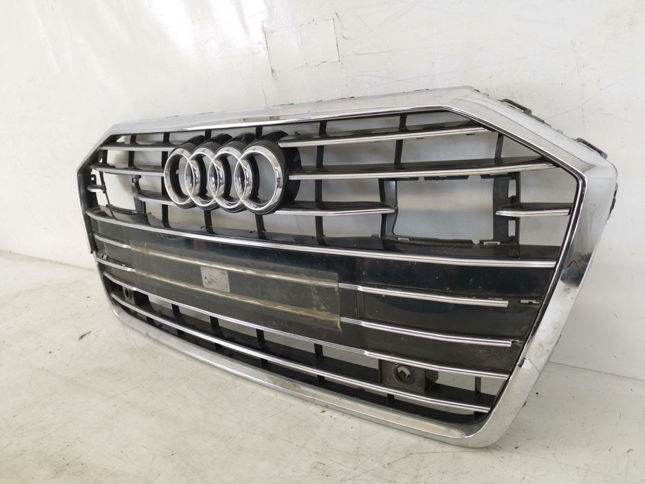 Централна решетка Ауди А6 С8 / Audi A6 C8 Оригинална и в добро състоян