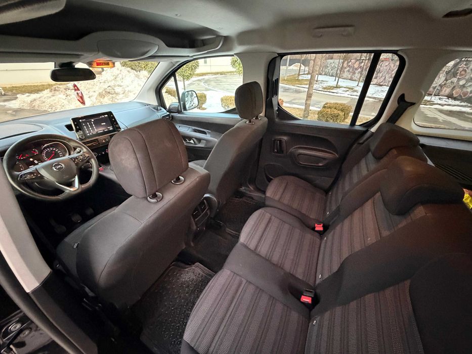 Vând Opel Combo XL, 5 locuri, an 2020, cumparata de noua