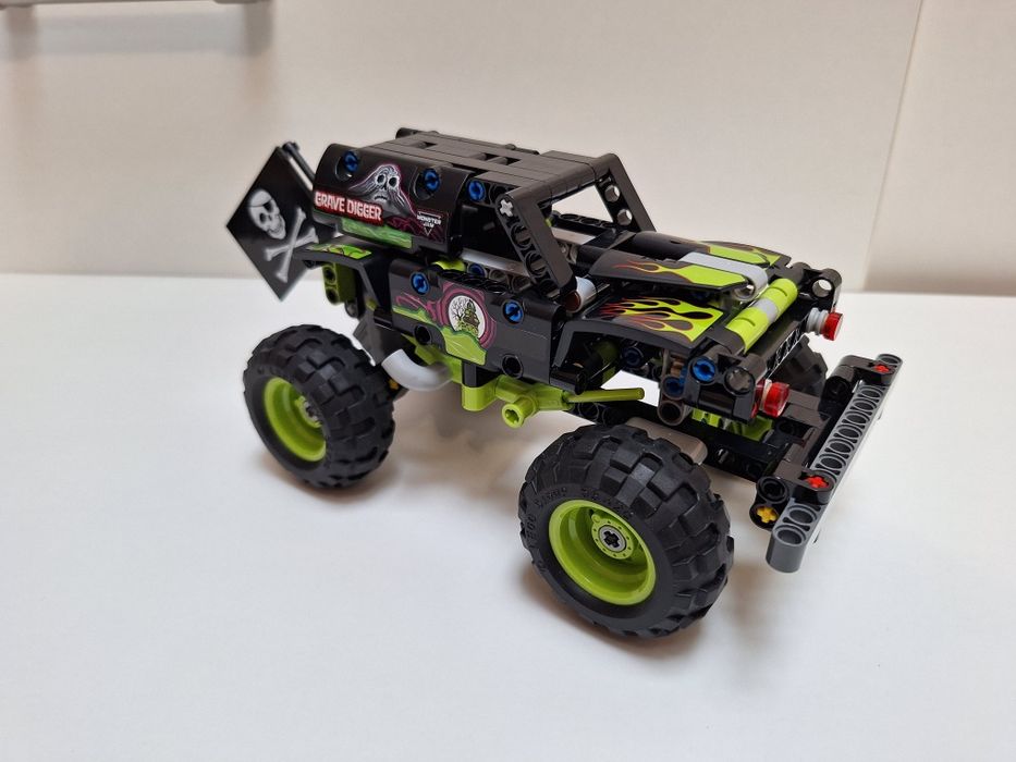 Lego  Technic 42118 - Monster Jam Grave Digger - complet