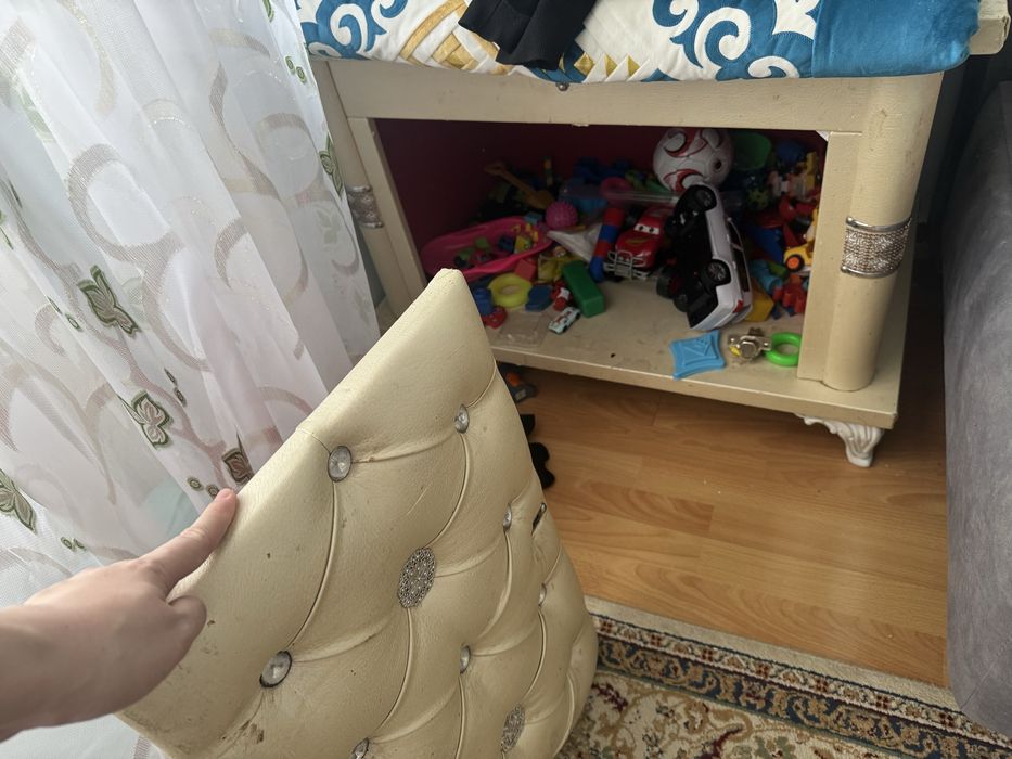 Сандык бар2 штук