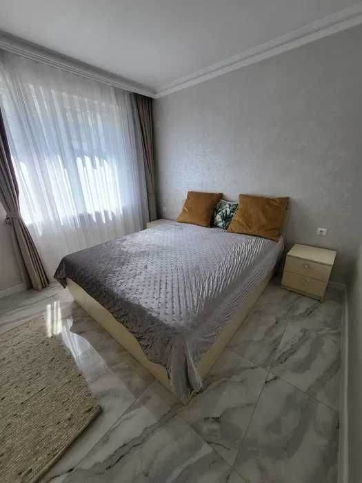 Двустаен апартамент с паркомясто под наем – Окръжна болница – 450 €