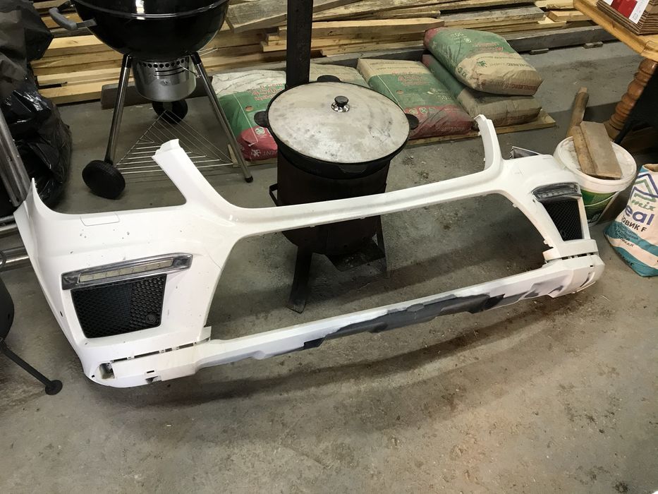 Продам бампер на Mercedes (мерседес)