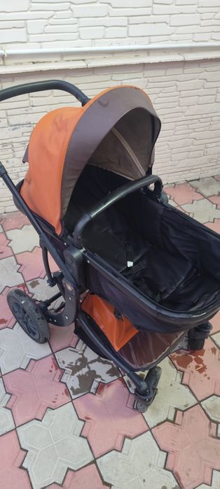 Продам коляску с резиновыми колесами
