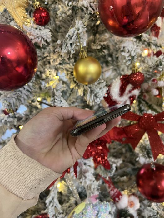 Продам IPhone 11 pro 256гб идеал