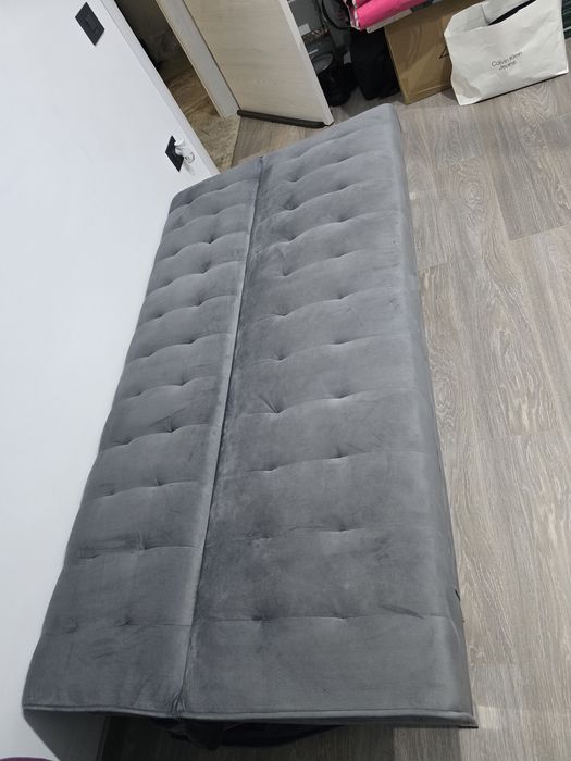 canapea extensibilă gri