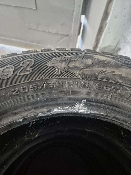 Продам Шины 205/60/16