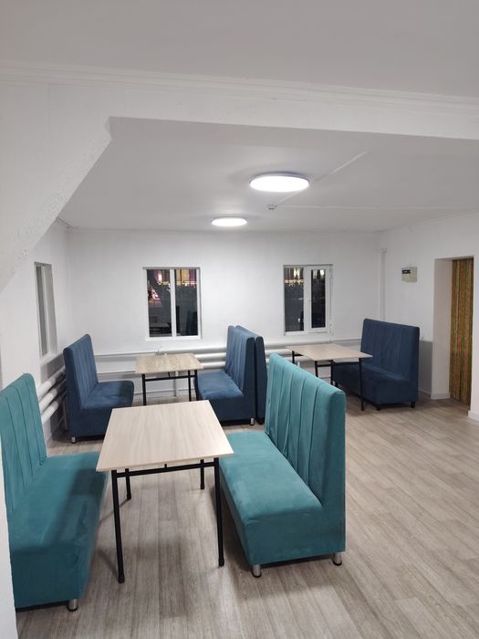 Столы диваны для кафе стулья