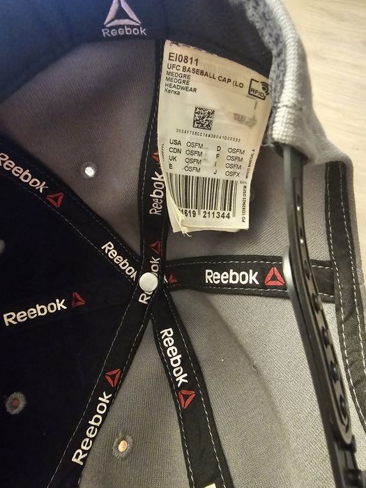 Продам оригинальную кепку Reebok