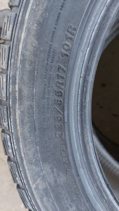 Продам комплект резины 225.55.р17 в хорошем состоянии