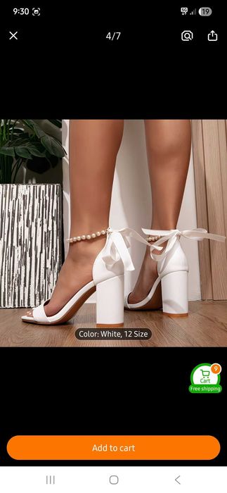 Обувки на ток с перлена каишка