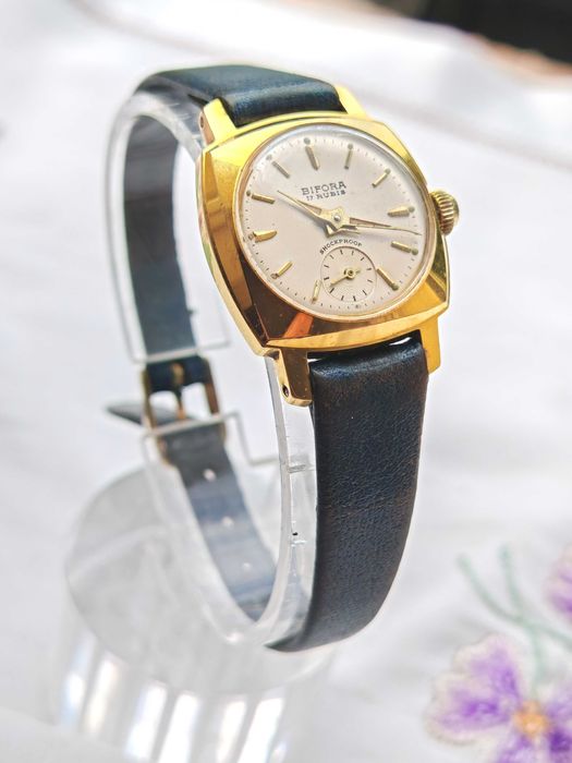 Разкошен Винтидж Швейцарски Дамски Механичен Позлатен Часовник BIFORA