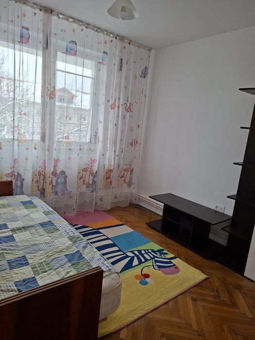 Inchiriez apartament cu 3 camere,Str Petre Ispirescu
