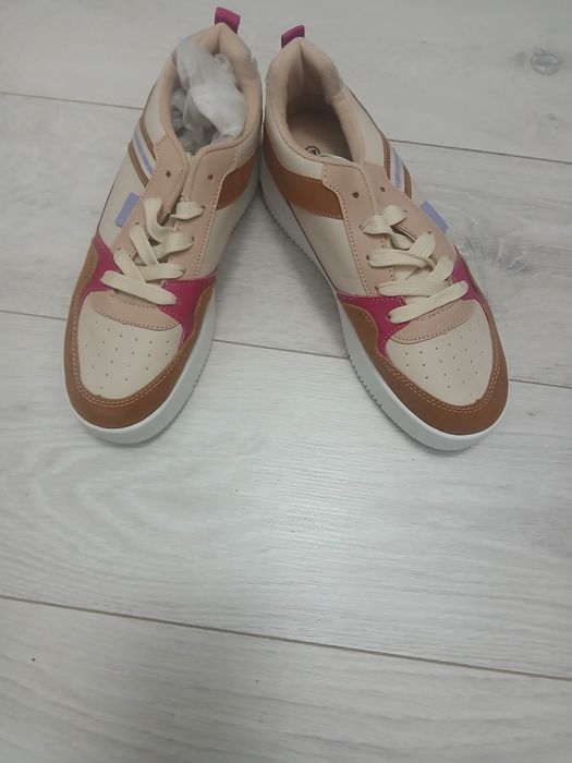 Adidași sport marimea 37