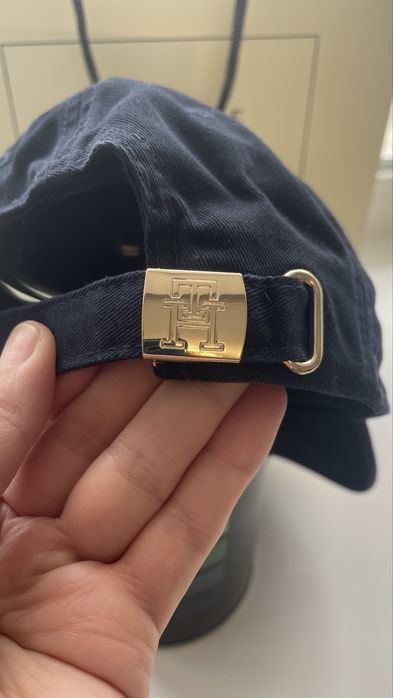Бейсболки Tommy Hilfiger