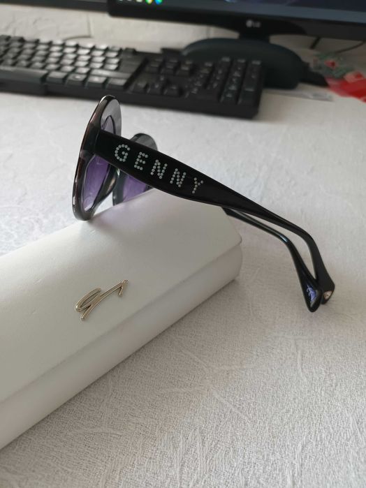 Слънчеви очила JENNY .