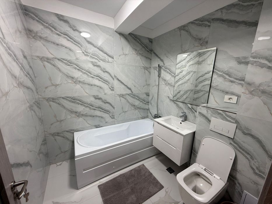 Inchiriez apartament,2 camere,bloc nou,crisul repede vis a vis de restaurantul" TRATTORIA"