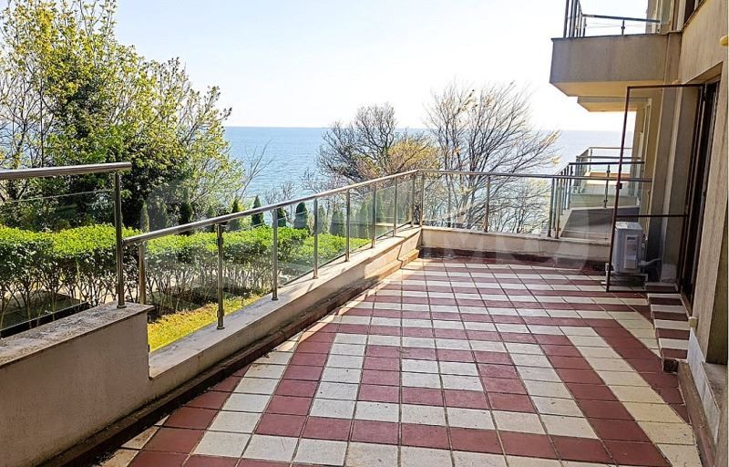 Продава се Двустаен апартамент в Бяла - 112 кв.м за 929 €/кв.м - Снимка #1