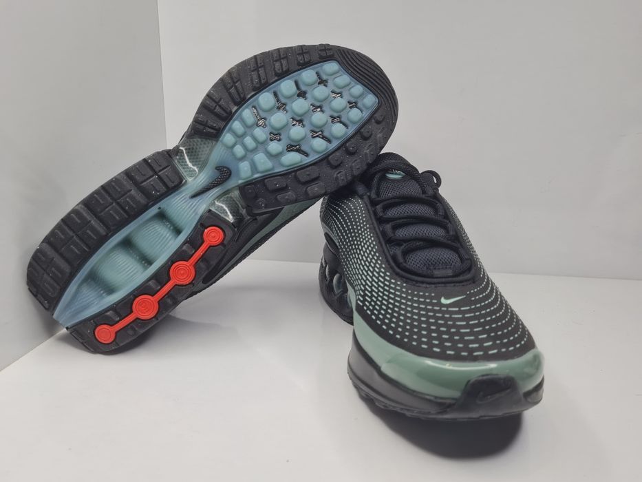 Маратонки Nike Air Max DN

Чисто нови без кутия 

Размер 41 стелка 26