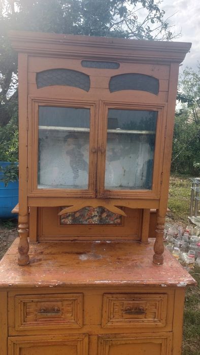 В продаже буфет 1920ых годов