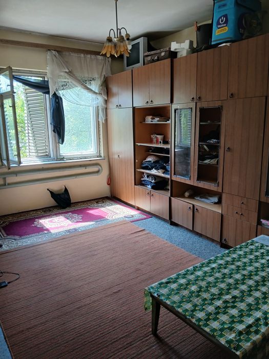 Ijaraga bollarga uy ,makler tolovi yoq kamunalka yoq oyiga  50 dollir