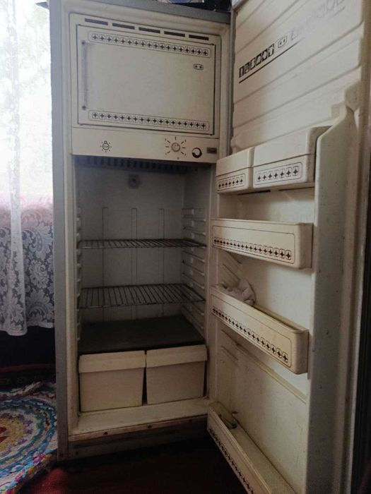 Продается холодильник Sino