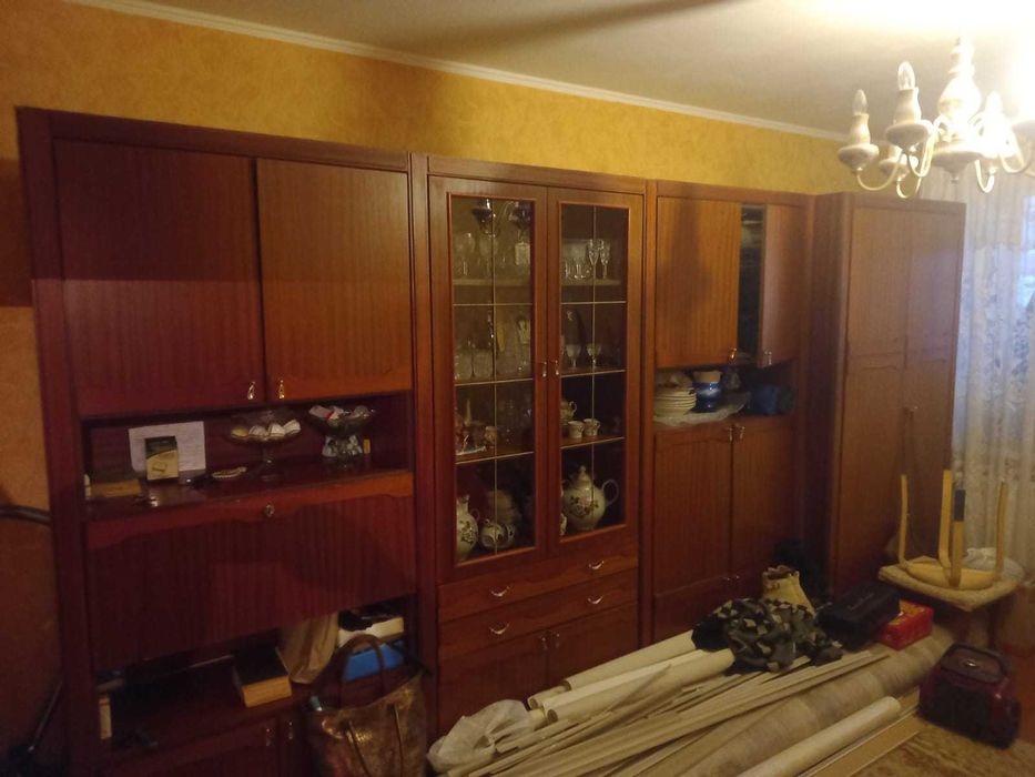 отдам даром стенку