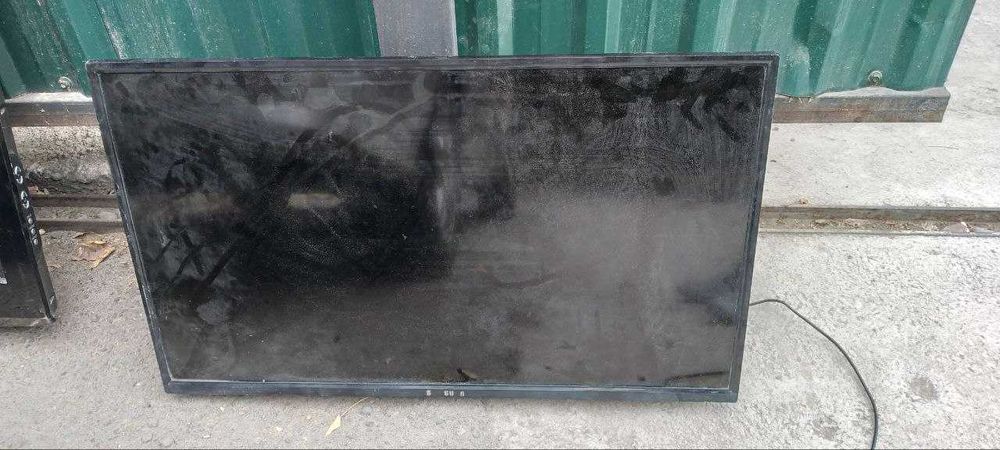 Продам телевизоры на запчасти 2 шт
