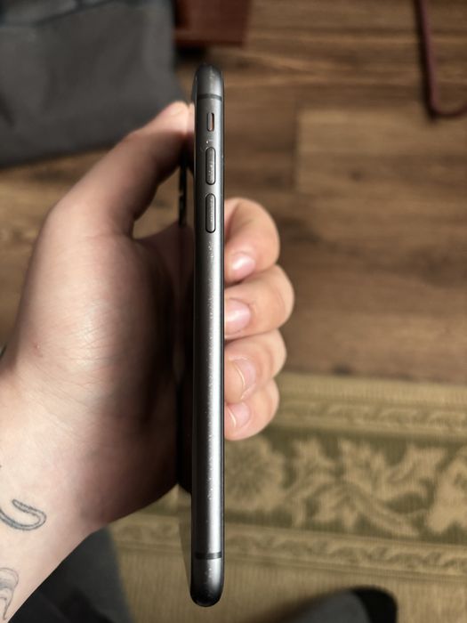 Телефон Iphone 11 64 gb