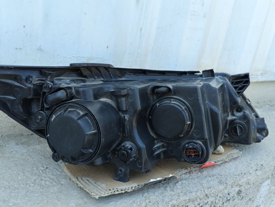 Продам фару от KIA K5 (левая)