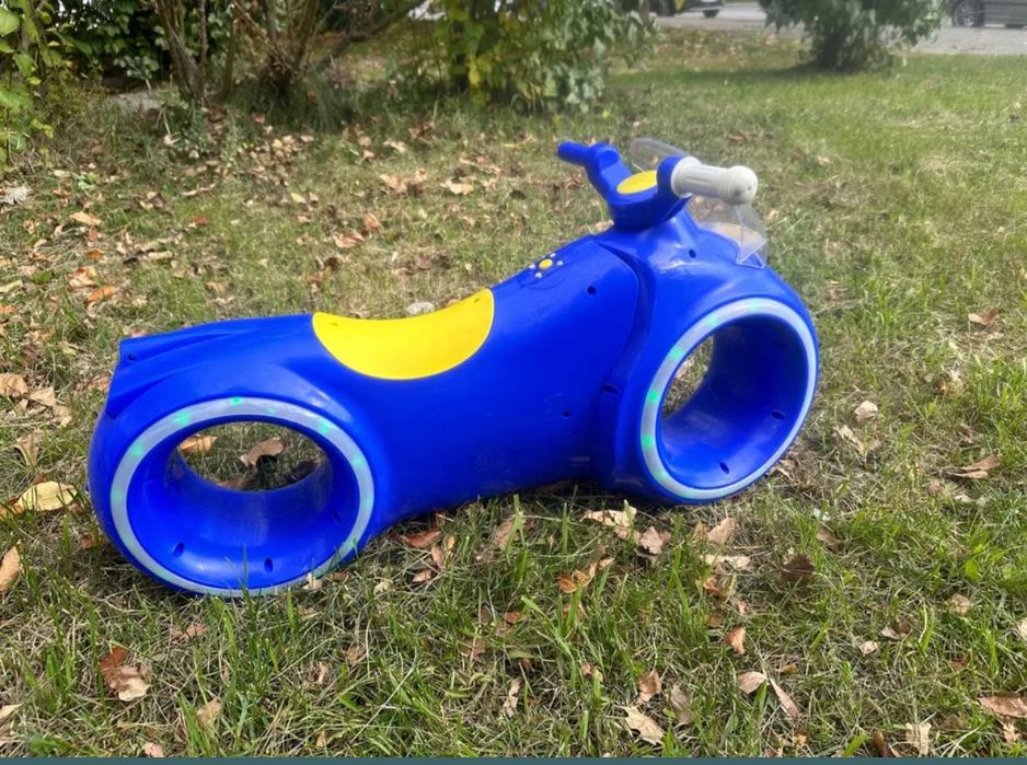 Космически музикален скутер