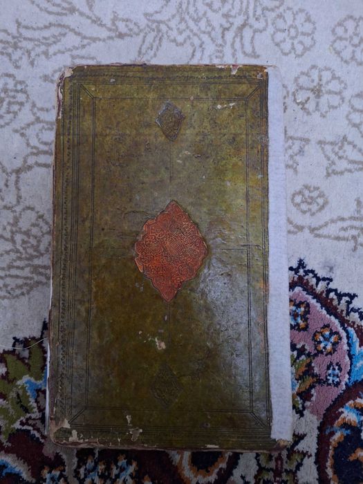 Продаётся антикварные книги