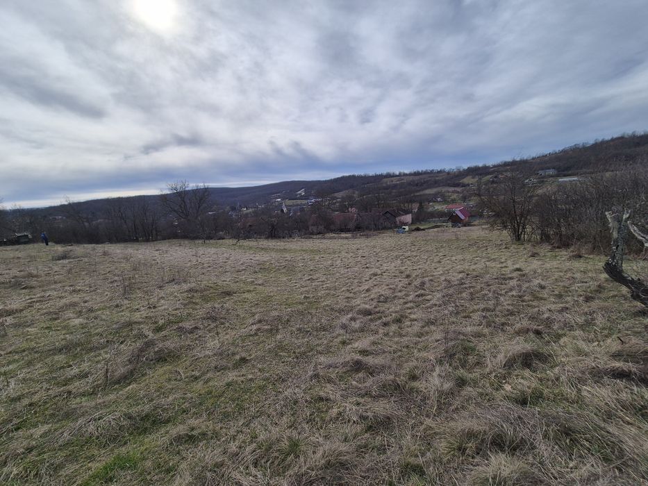 Vand teren intravilan la Șiștarovăț