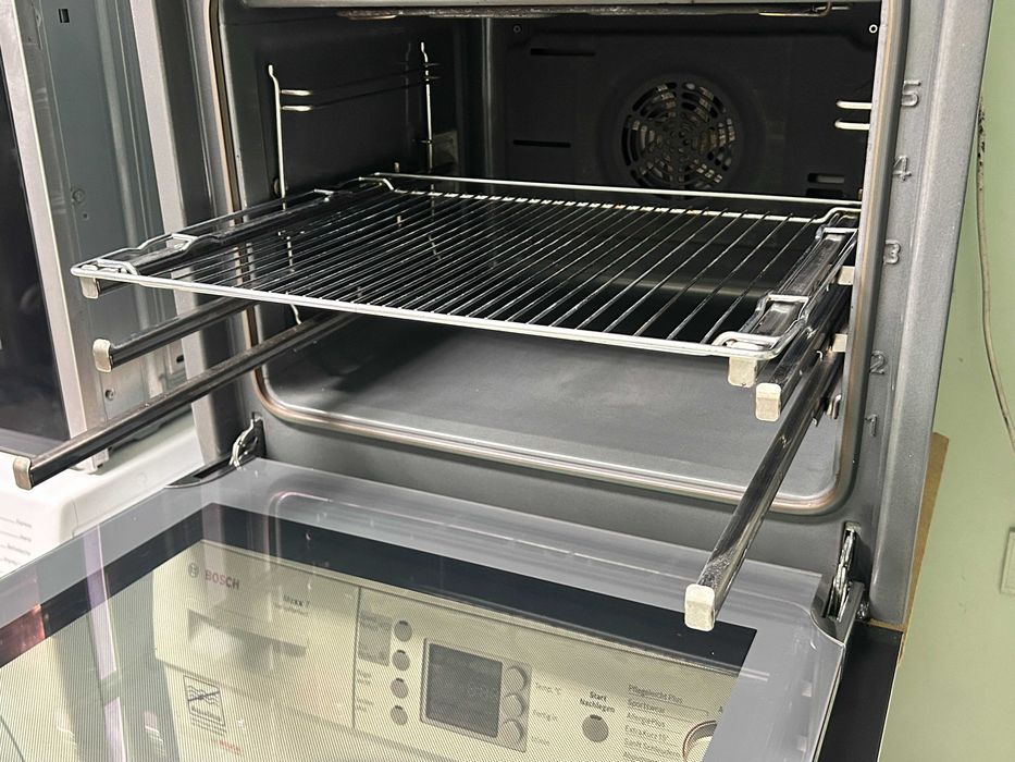 Фурна за вграждане с телескопи SIEMENS HB370560E (втора употреба) с гаранция