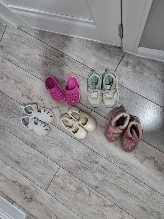 Продам детские  вещи для девочки