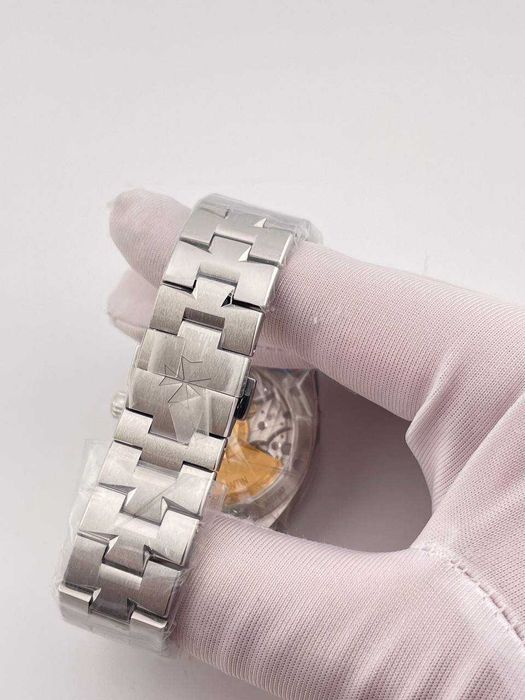 Часы Vacheron Constantin Overseas