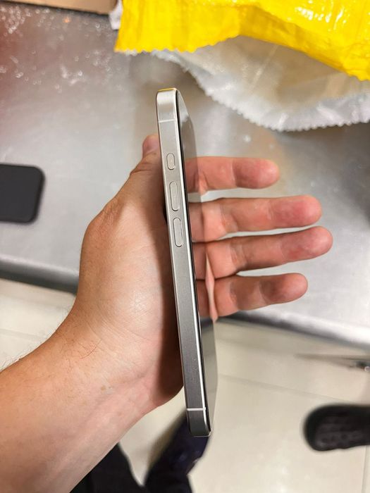 Iphone 15 pro продам