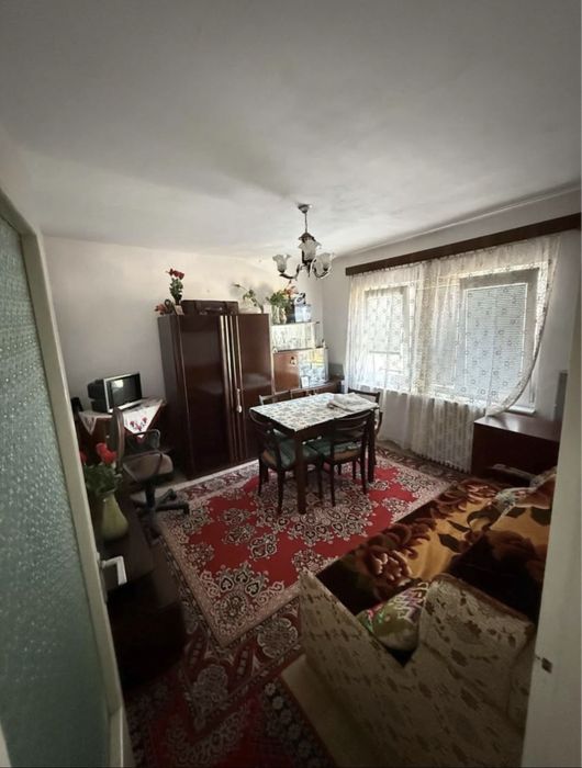 Vand apartament cu 3 camere