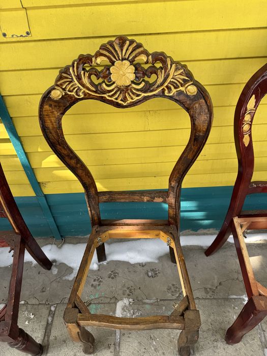 Продам антиквариатные стулья