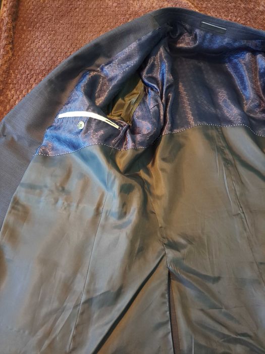 Мъжки костюм( сако,панталон, риза и вратовръзка)