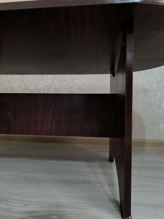 Продается стол дерево 120×60