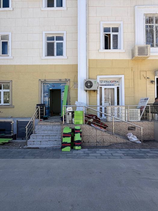 Ул.Шота-Руставелли 24/7 коммерческое помещение с площадью 75кв.м 1 лин