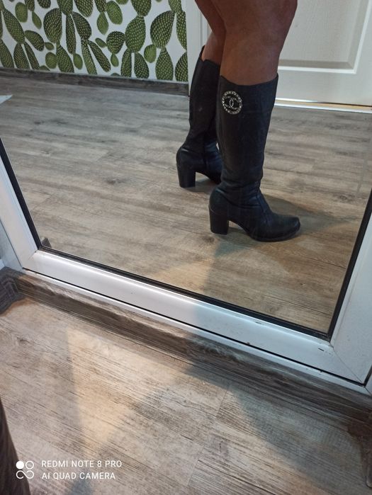 Продавам не много носени ботуши-естествена кожа  с вата N 39-34 евро