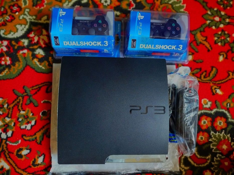 Sony Playstation 3 slim.
