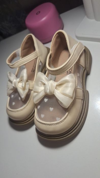 Продам детские туфли