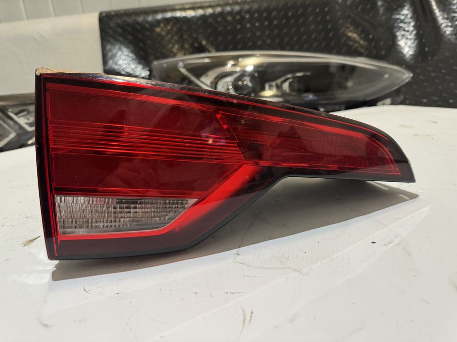 Audi A4 B9 ляв вътрешен стоп