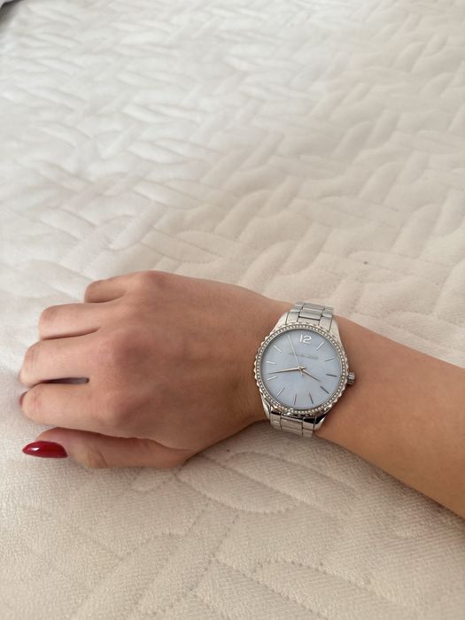 Оригинален дамски часовник Michael Kors – сребрист, с кристали